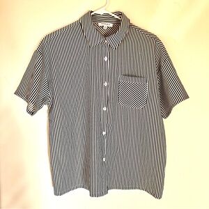 NWOT Black and White Striped Short-Sleeve Button-Down Collared Shirt
